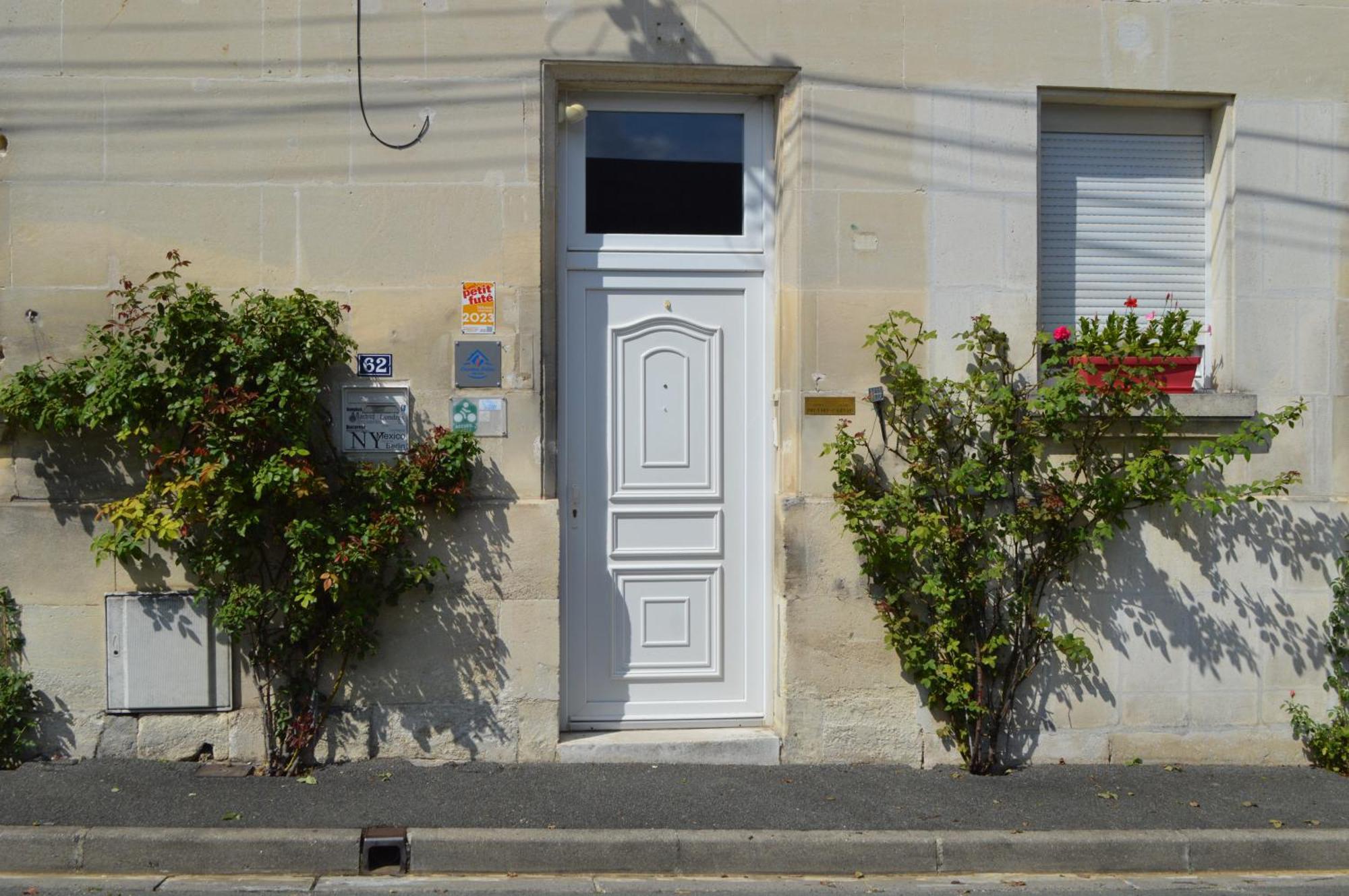 Alain Et Nicole Bed and Breakfast Cognac Exteriör bild